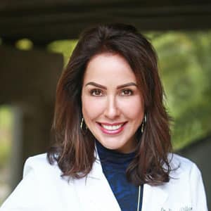 Dr.Elena Villanueva